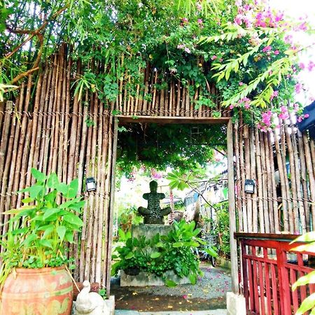 Artist'S Place Trat Exterior photo